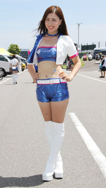 全身写真:YUI